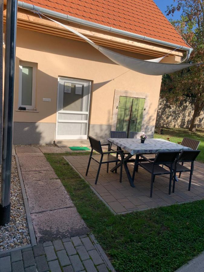 Ferienwohnung Ica Vendeghaz Sutto Exterior foto